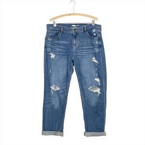 Old Navy mid rise boyfriend jeans
 distressed design
Classic five pocket.Size 12